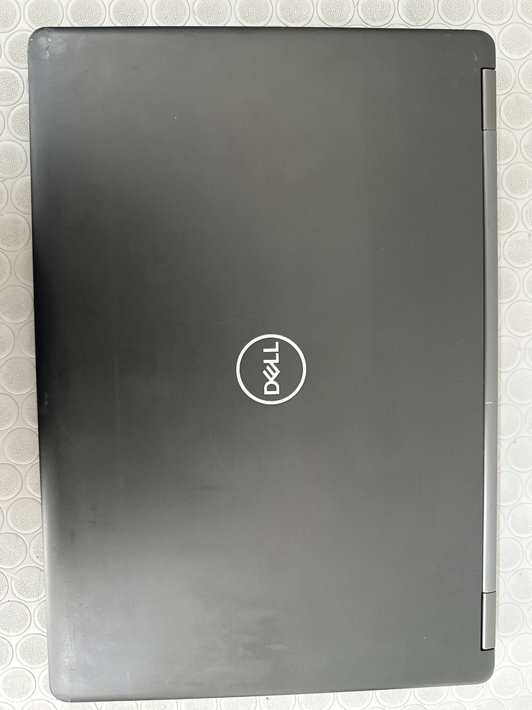Vista adicional de Dell Latitude 5490 reacondicionada
